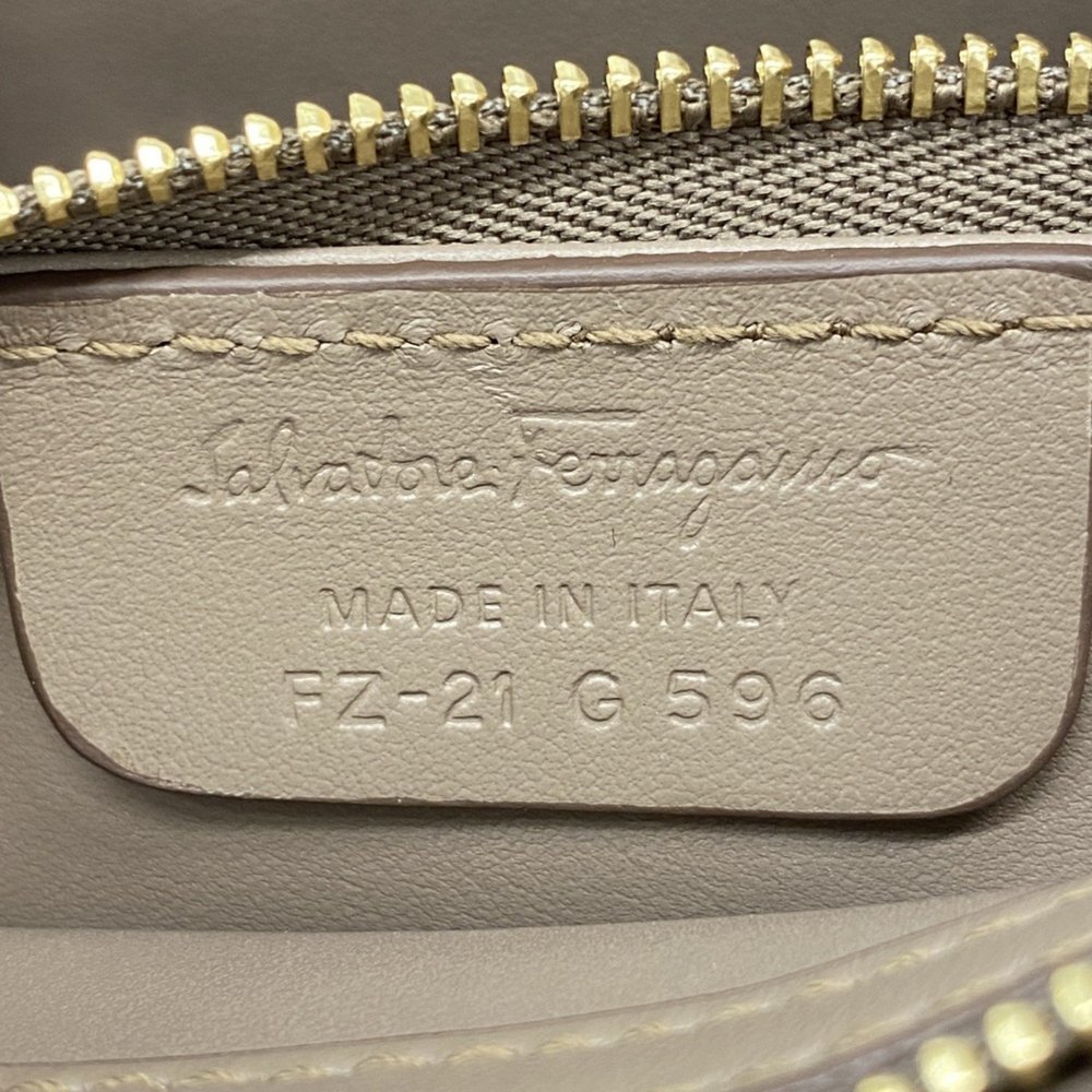 SALVATORE FERRAGAMO Cream Leather Bag - Picture 5 of 13